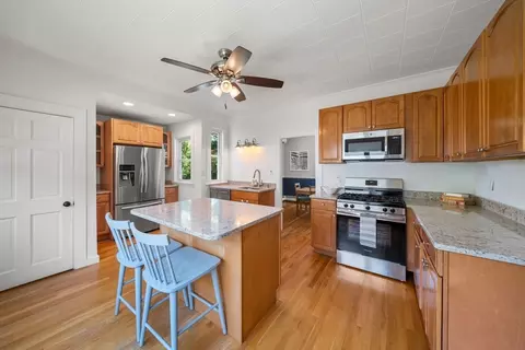 Kitchen - 190 Green St, Reading, MA 01867 photo 5 of 5