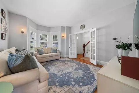 Living - 190 Green St, Reading, MA 01867 photo 1 of 2