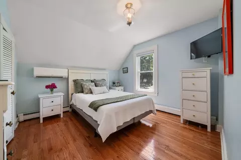 Bedroom - 190 Green St, Reading, MA 01867 photo 2 of 4