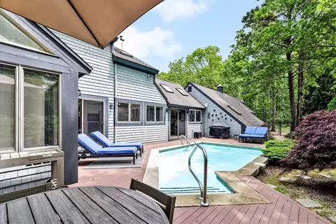 4 Mizzenmast, Mashpee, MA 02649