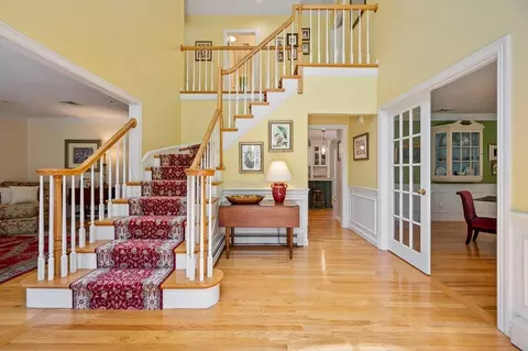 27 Talbott Farm Dr, Mendon, MA 01756 photo 2