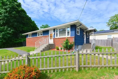 6 Kenyon Ave, Worcester, MA 01604