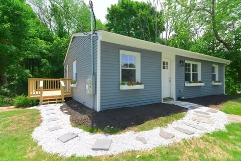 39 Spring St, Leicester, MA 01524