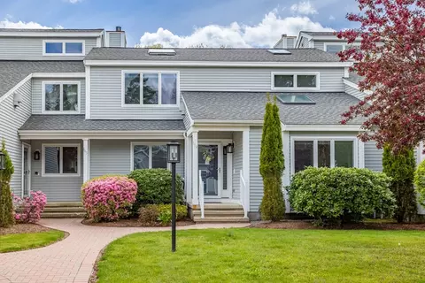 164 Westview Dr #164, Westford, MA 01886
