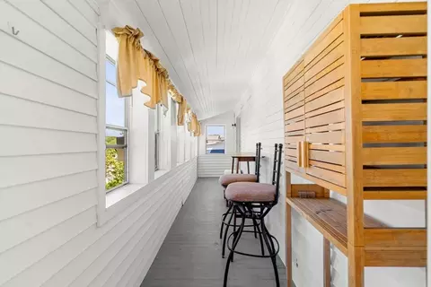 Entry Way - 10 Jasper St, Beverly, MA 01915 photo 1 of 2