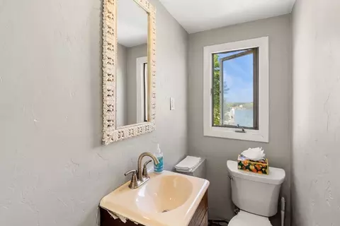 Bath - 10 Jasper St, Beverly, MA 01915 photo 3 of 3