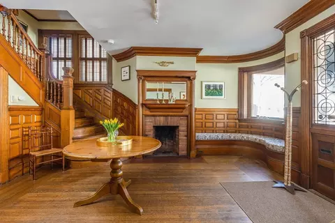 37 Osborne Rd, Brookline, MA 02446