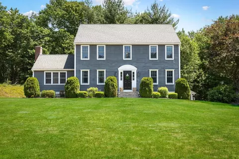 2 Mulberry Ln, Bridgewater, MA 02324