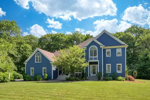 26 Blueberry Ln, Hopkinton, MA 01748