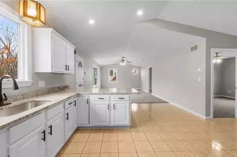 173 Carter St, Fall River, MA 02721 photo 8