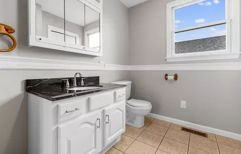 173 Carter St, Fall River, MA 02721 photo 16