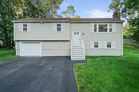 170 Winslow Cemetery Rd, Marshfield, MA 02050