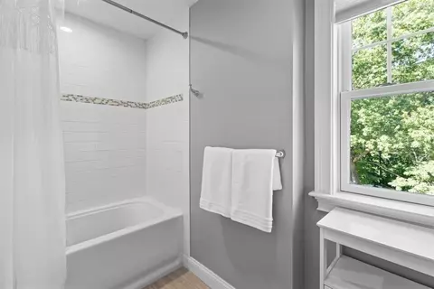 Bath - 9 Morningside Rd, Needham, MA 02492 photo 5 of 8