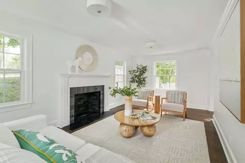 77 Willard St, Quincy, MA 02169