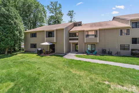 11 Thayer Pond Dr #9, Oxford, MA 01537