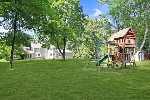 83 Walnut St, Concord, MA 01742 photo 5