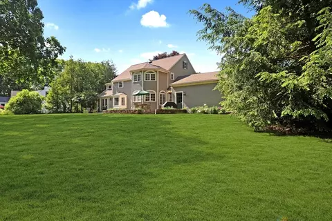 83 Walnut St, Concord, MA 01742 photo 4