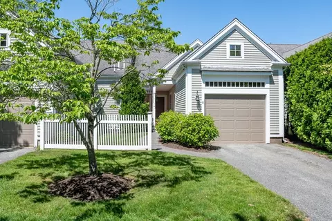 8 Holly Hock Knoll Ct #117, Bourne, MA 02532