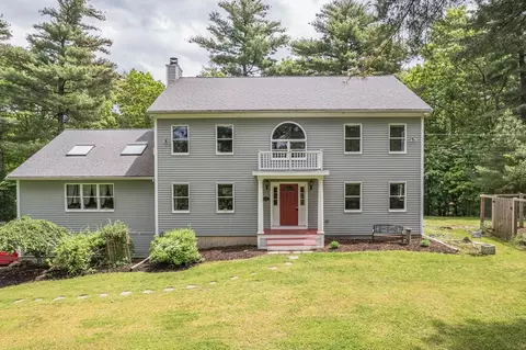 573 Main St, Boxford, MA 01921