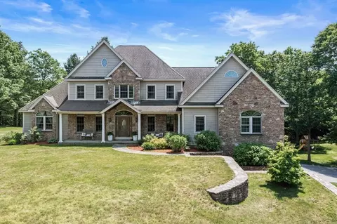 772 NW Main St, Douglas, MA 01516
