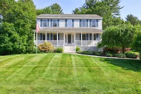 18 Fairfield Dr, Dudley, MA 01571