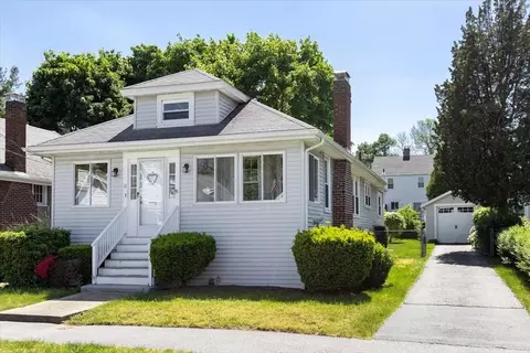 11 Newfield St, Quincy, MA 02170