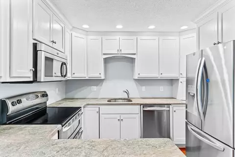 666 Main St #LV2, Winchester, MA 01890