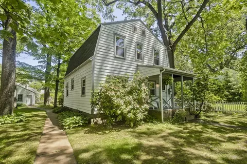 37 Ferncroft St, Longmeadow, MA 01106