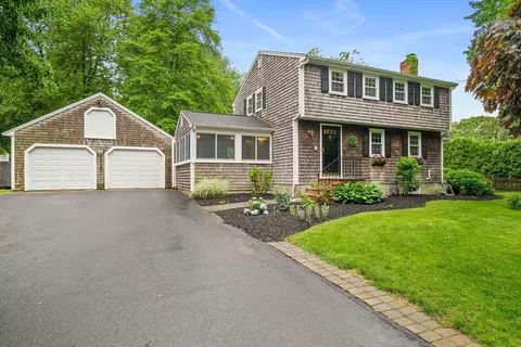 35 Aberdeen Dr, Scituate, MA 02066