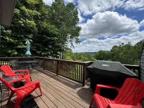 Exterior - 4 Upper Ledge Rd # B, Bartlett, NH 03812 photo 2 of 7
