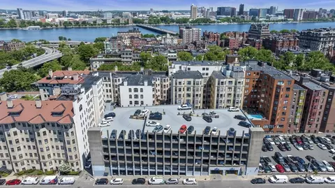 425 Newbury St #F15, Boston, MA 02115