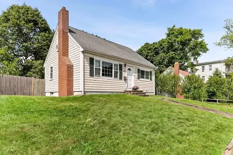 892 Crescent St, Brockton, MA 02302