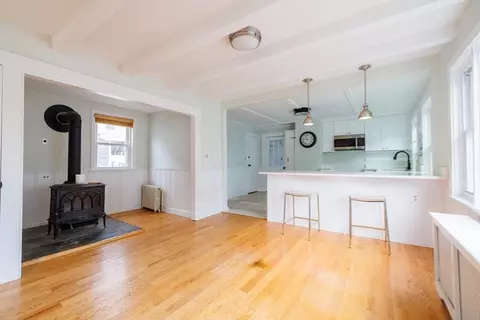 Living - 13 Exchange St, Gloucester, MA 01930 photo 1 of 2