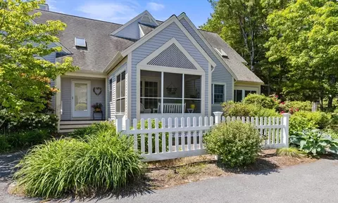 5 Red Cedar Rd #5, Mashpee, MA 02649