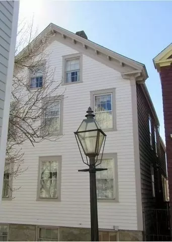 60 Mechanics Ln, New Bedford, MA 02740
