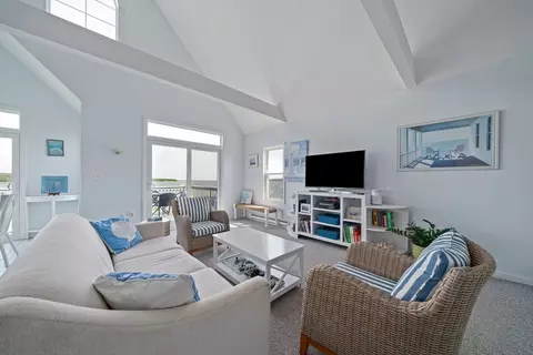 57 Beach St, Wareham, MA 02571 photo 9