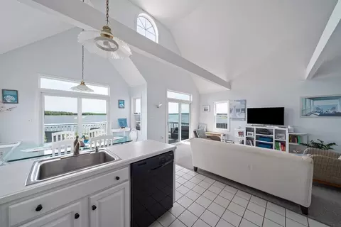 57 Beach St, Wareham, MA 02571 photo 5