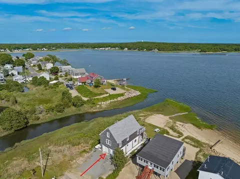 57 Beach St, Wareham, MA 02571 photo 3