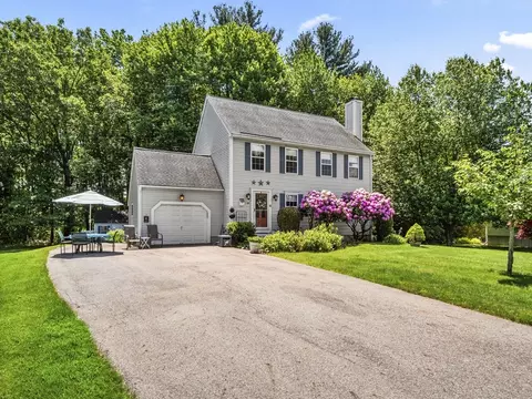 13 Lanes End, Westford, MA 01886