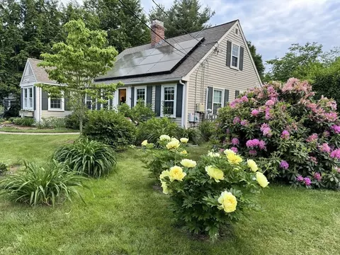 Exterior - 16 Beverly Rd, Natick, MA 01760 photo 4 of 11