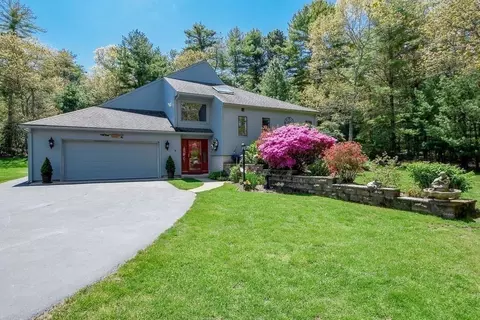 16 Glenwood Cir, Wareham, MA 02571