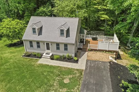 23 Cove Rd, Lunenburg, MA 01462