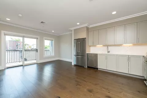 214 Market St #207, Boston, MA 02135