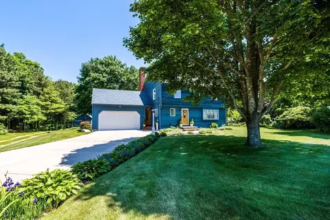 211 Trotting Park Rd, Falmouth, MA 02536