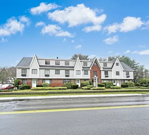 284-300 Main St, Walpole, MA 02081