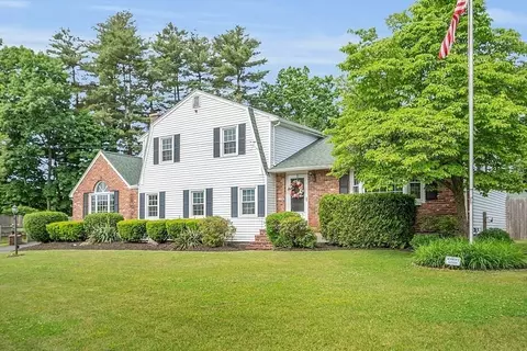 7 Kathleen Rd, Hudson, MA 01749