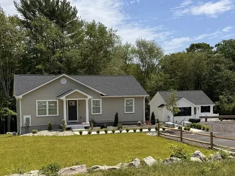6 Wildberry Way #A&B, Westport, MA 02790