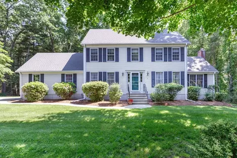 9 Blue Jay St, Franklin, MA 02038
