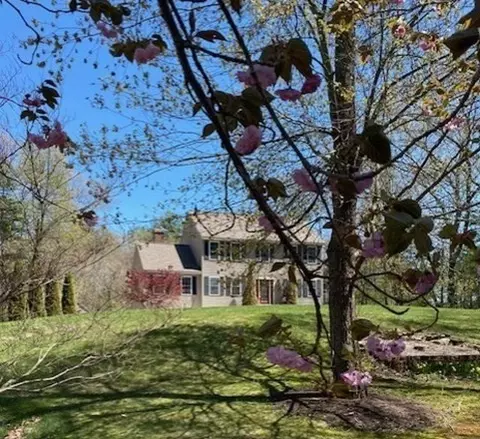 103 Haggerty Rd, Charlton, MA 01507
