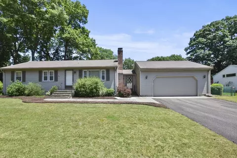 107 Albemarle Rd, Longmeadow, MA 01106